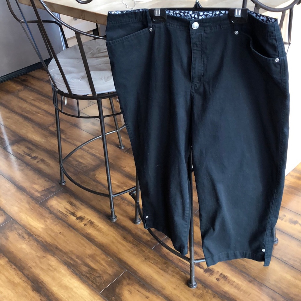 Loose fit crops